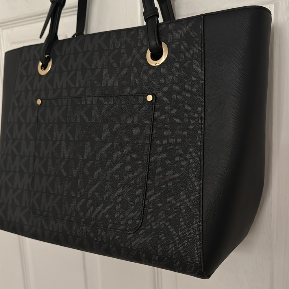 Michael Kors Brand New with tags Walsh Black and Gray Tote Bag Size Medium - Picture 6 of 12